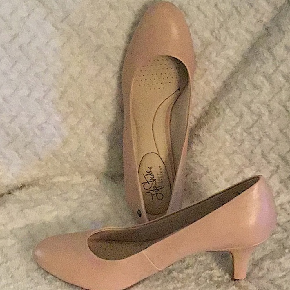 Size 11 nude/beige high heels